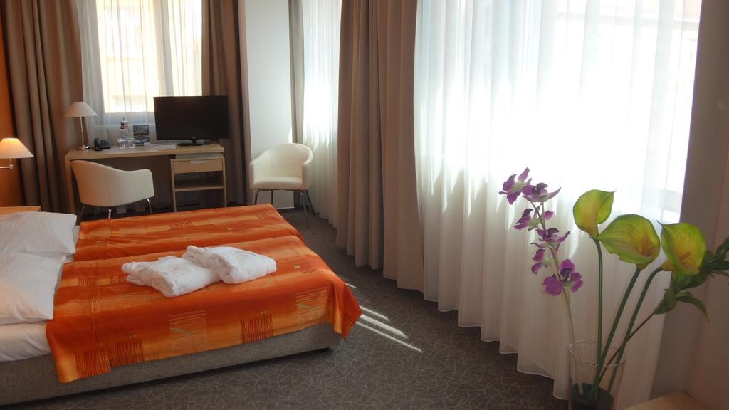 Ehrlich Hotell